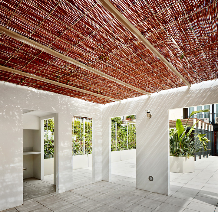 Jardineria de De Buena Planta para una reforma de una vivienda en la calle Valencia de Barcelona con Arquitectura-G