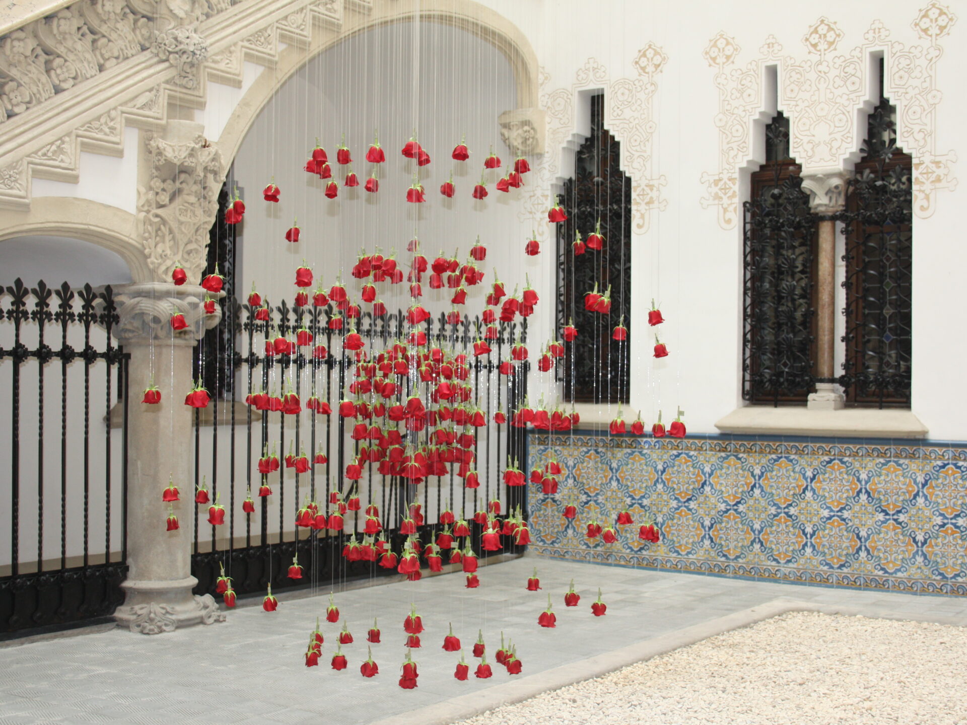 De Buena Planta - Artículo en El Periódico: Instalación de Sant Jordi en el Palau Macaya