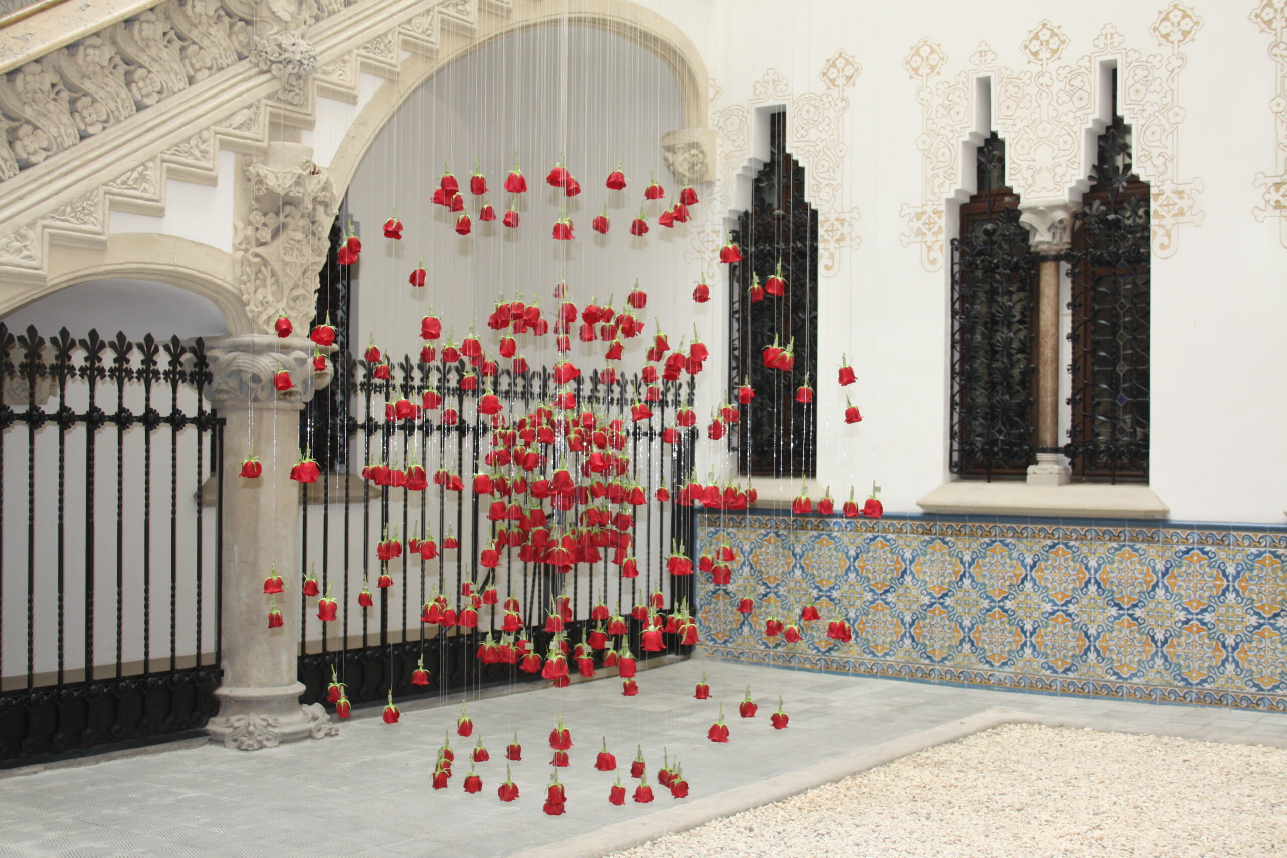 De Buena Planta - Artículo en El Periódico: Instalación de Sant Jordi en el Palau Macaya